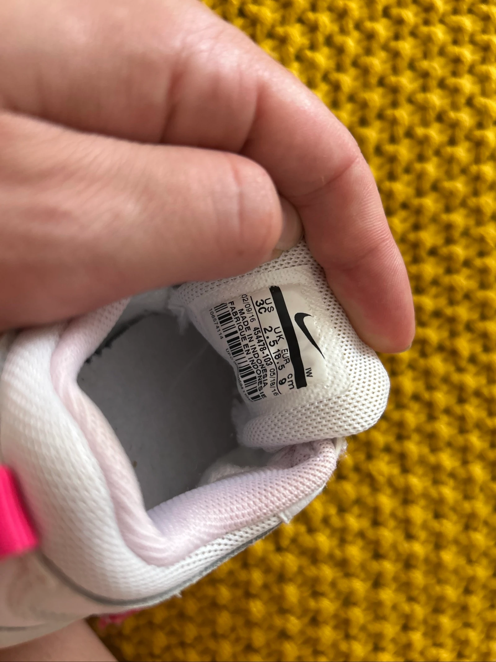 Zapatillas Nike para bebé blancas y rosas – Talla 18.5 – photo 6